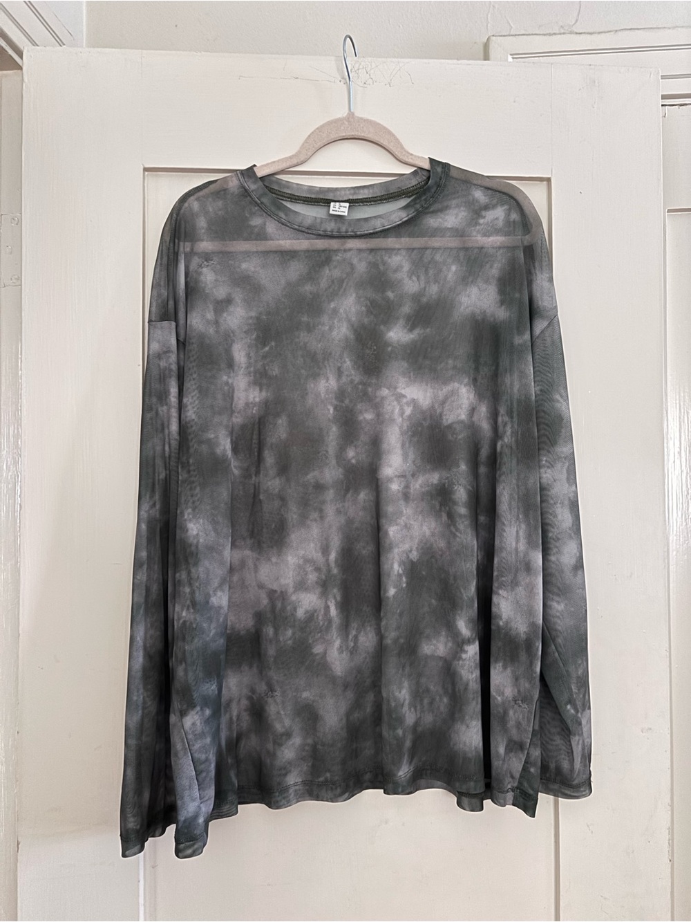 Women's Gray Tie-Dye Long-Sleeve Tee